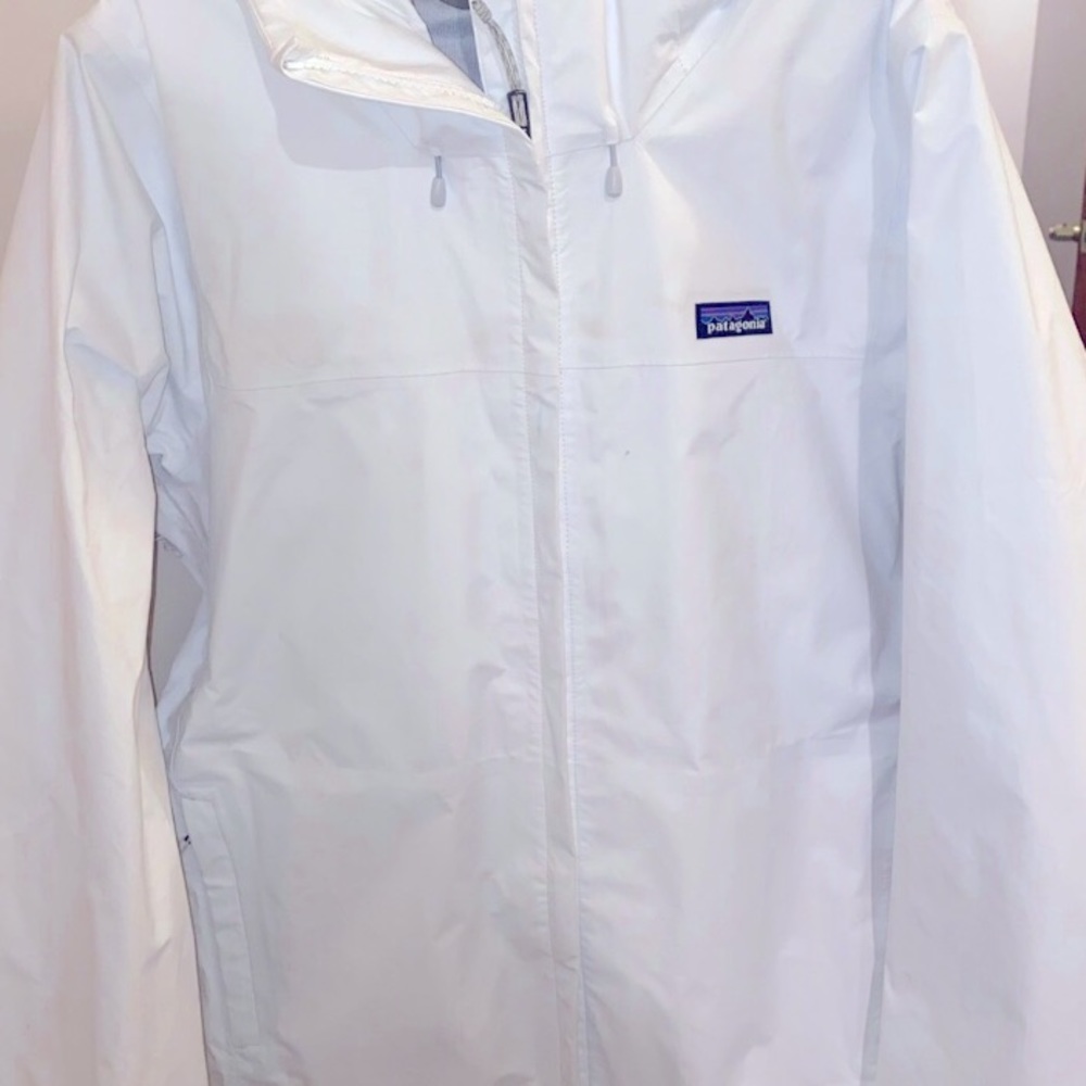 White Patagonia rain jacket - Wmns size L